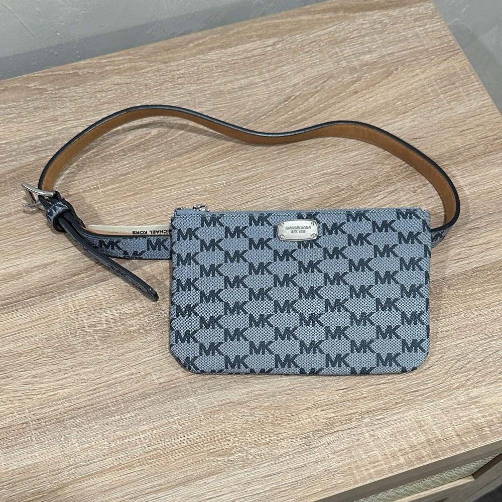 Michael Kors Blue Logo fanny